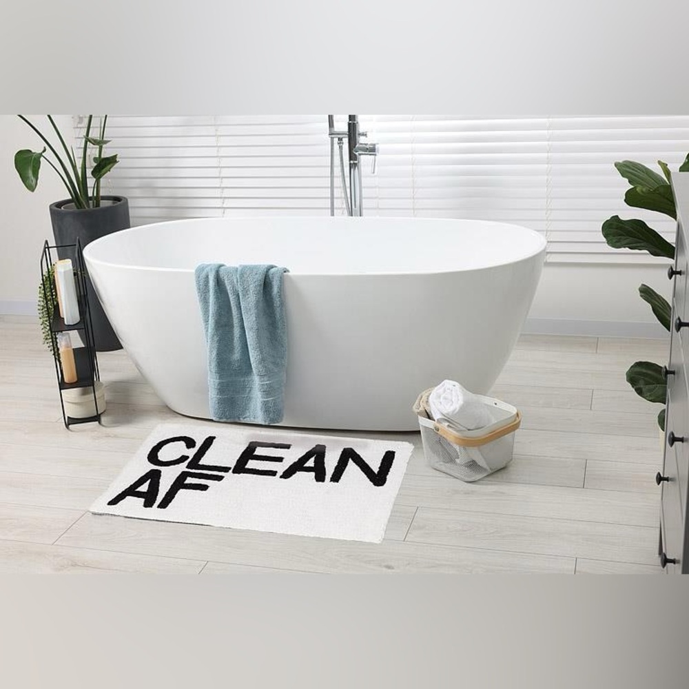 White and Black 'Clean AF' Tufted Rug Bathmat